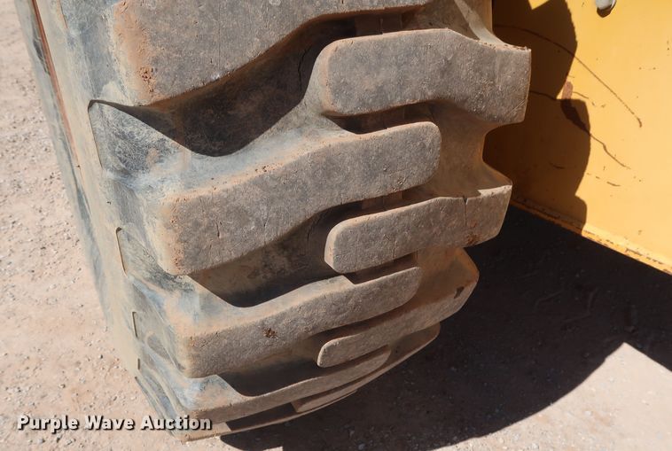 image for item DG7132 2001 John Deere 544H  High Lift wheel loader