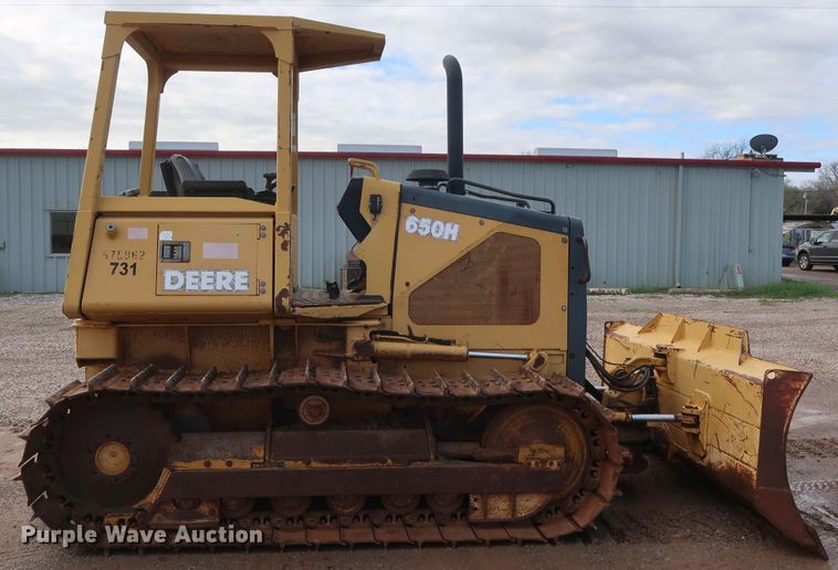 image for item DG7137 2004 John Deere 650H  crawler dozer