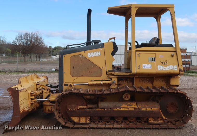 image for item DG7137 2004 John Deere 650H  crawler dozer