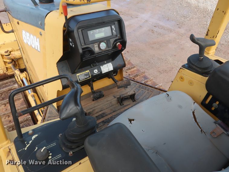 image for item DG7137 2004 John Deere 650H  crawler dozer