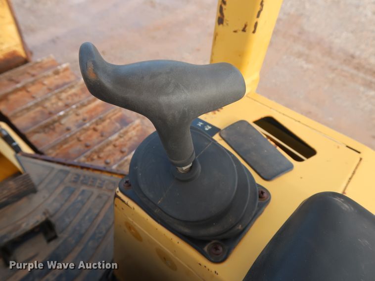 image for item DG7137 2004 John Deere 650H  crawler dozer