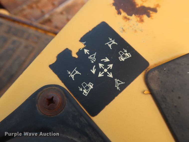 image for item DG7137 2004 John Deere 650H  crawler dozer