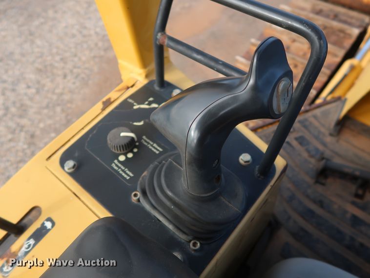 image for item DG7137 2004 John Deere 650H  crawler dozer