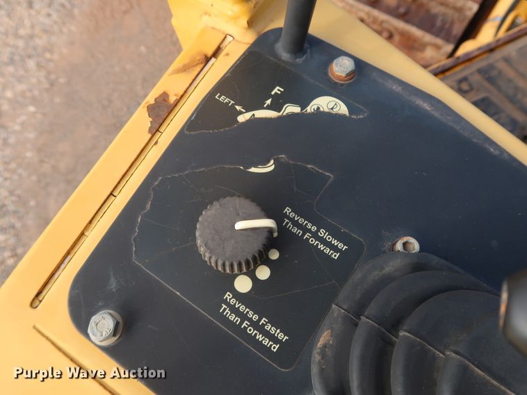 image for item DG7137 2004 John Deere 650H  crawler dozer