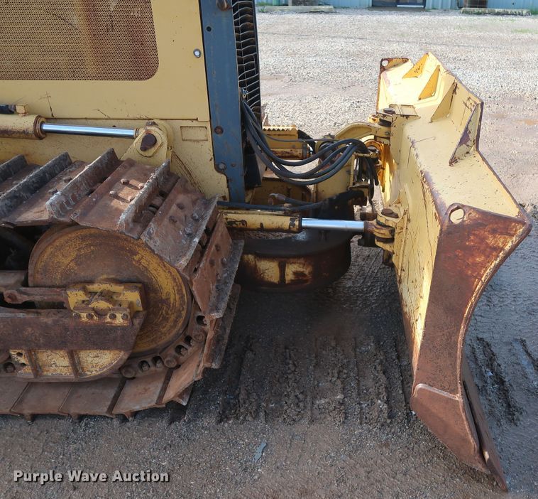 image for item DG7137 2004 John Deere 650H  crawler dozer