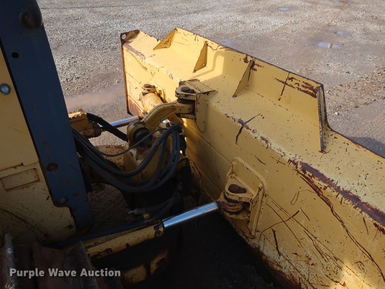 image for item DG7137 2004 John Deere 650H  crawler dozer