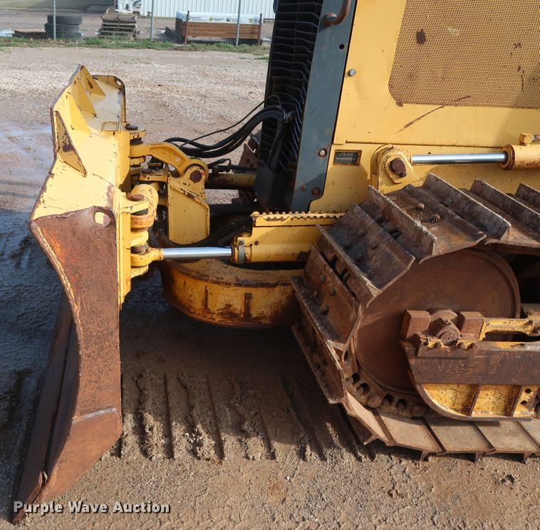 image for item DG7137 2004 John Deere 650H  crawler dozer