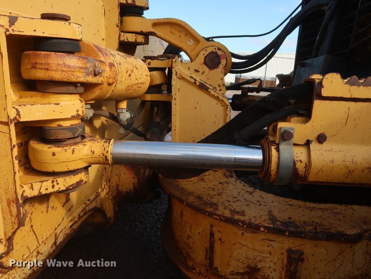 image for item DG7137 2004 John Deere 650H  crawler dozer