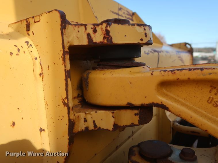 image for item DG7137 2004 John Deere 650H  crawler dozer