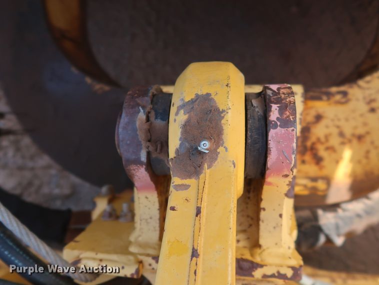 image for item DG7137 2004 John Deere 650H  crawler dozer