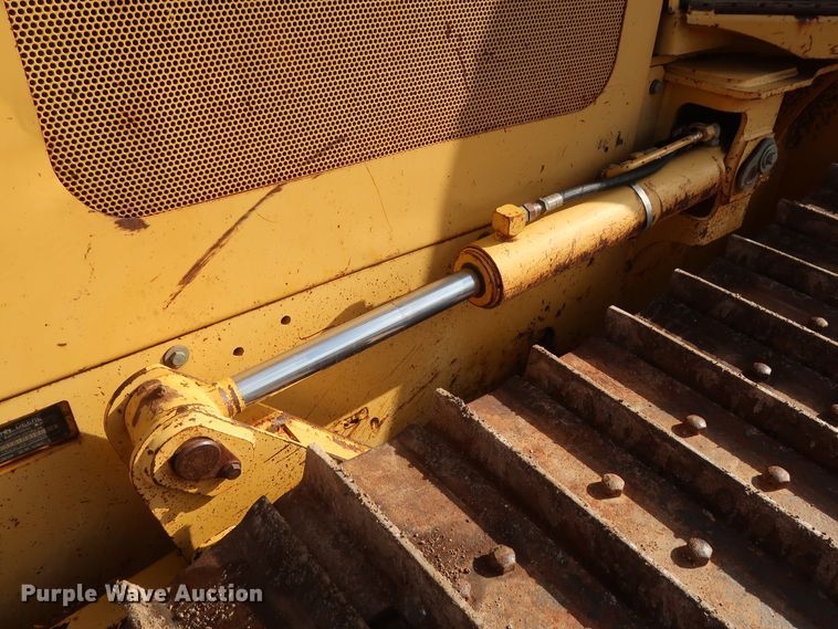 image for item DG7137 2004 John Deere 650H  crawler dozer