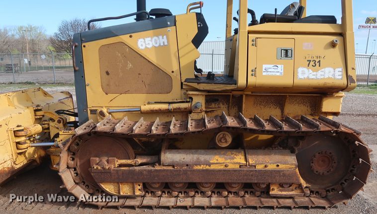 image for item DG7137 2004 John Deere 650H  crawler dozer