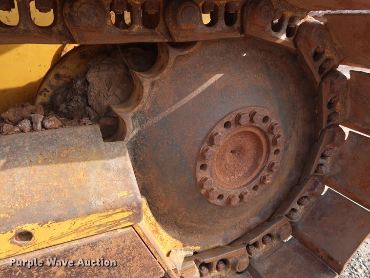 image for item DG7137 2004 John Deere 650H  crawler dozer