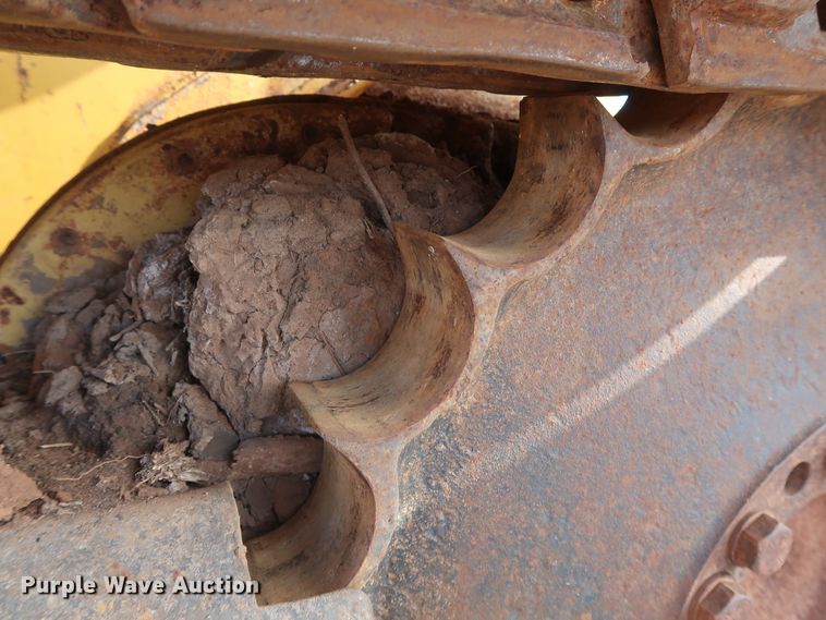 image for item DG7137 2004 John Deere 650H  crawler dozer