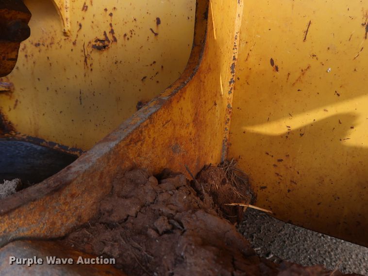 image for item DG7137 2004 John Deere 650H  crawler dozer