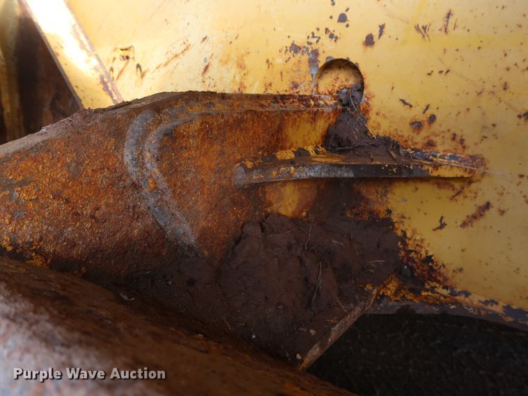 image for item DG7137 2004 John Deere 650H  crawler dozer