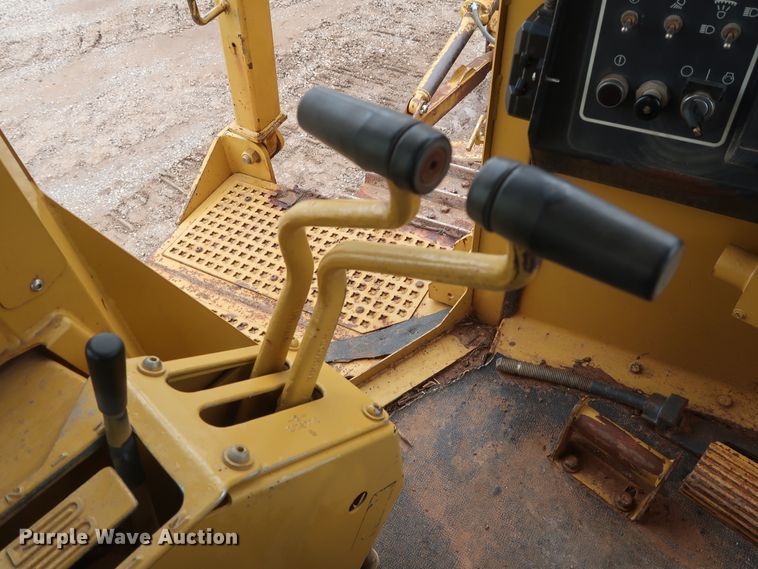 image for item DG7139 1994 Caterpillar D6H Series II  crawler dozer