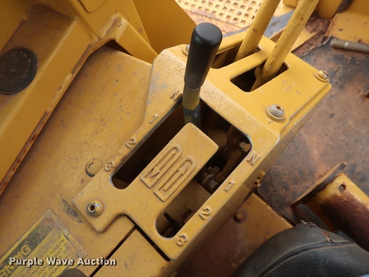 image for item DG7139 1994 Caterpillar D6H Series II  crawler dozer