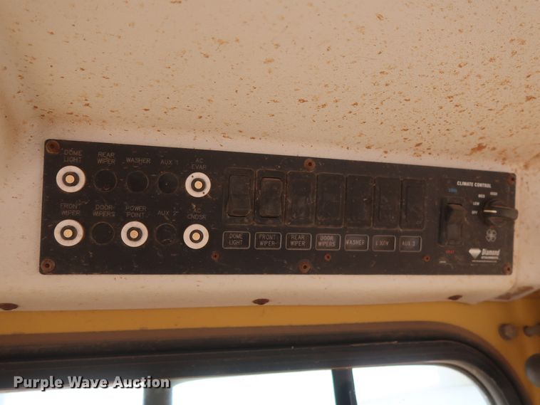 image for item DG7139 1994 Caterpillar D6H Series II  crawler dozer