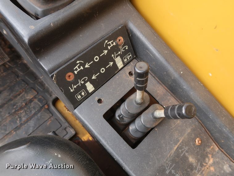 image for item DG7140 2008 Caterpillar TL1055  telehandler