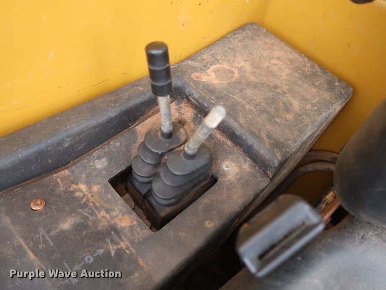 image for item DG7140 2008 Caterpillar TL1055  telehandler