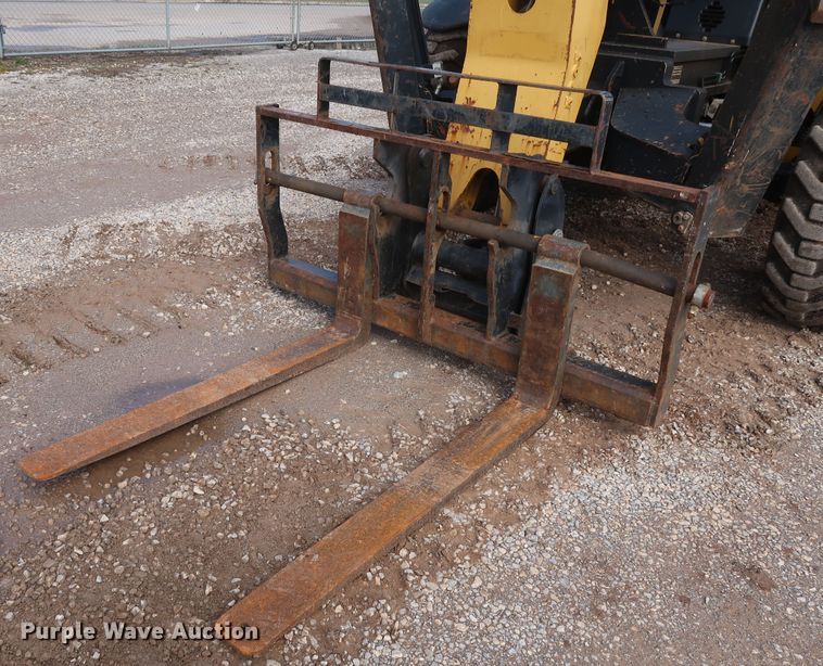 image for item DG7140 2008 Caterpillar TL1055  telehandler