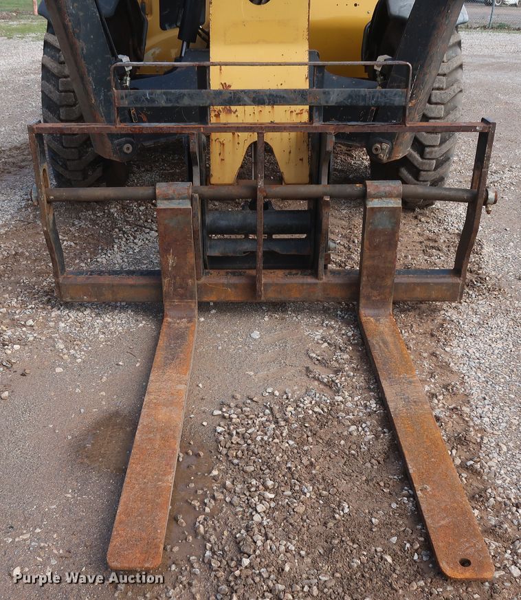 image for item DG7140 2008 Caterpillar TL1055  telehandler