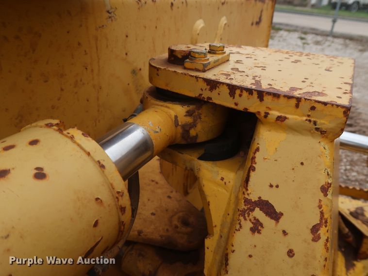 image for item DG7142 2006 Komatsu D39EX-21A  crawler pipelayer