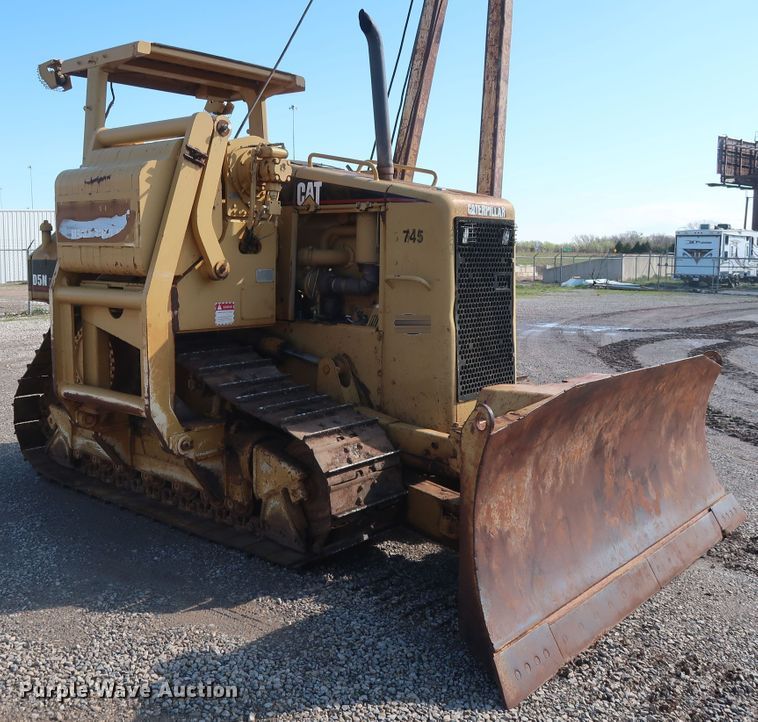 image for item DG7143 2005 Caterpillar D5N XL  crawler pipelayer