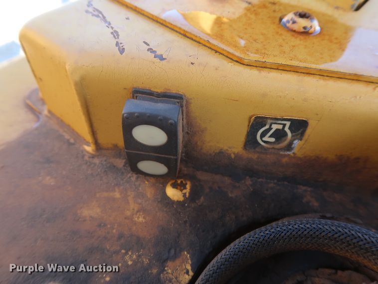 image for item DG7143 2005 Caterpillar D5N XL  crawler pipelayer