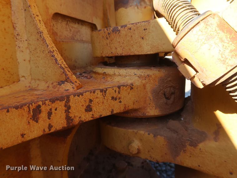 image for item DG7143 2005 Caterpillar D5N XL  crawler pipelayer