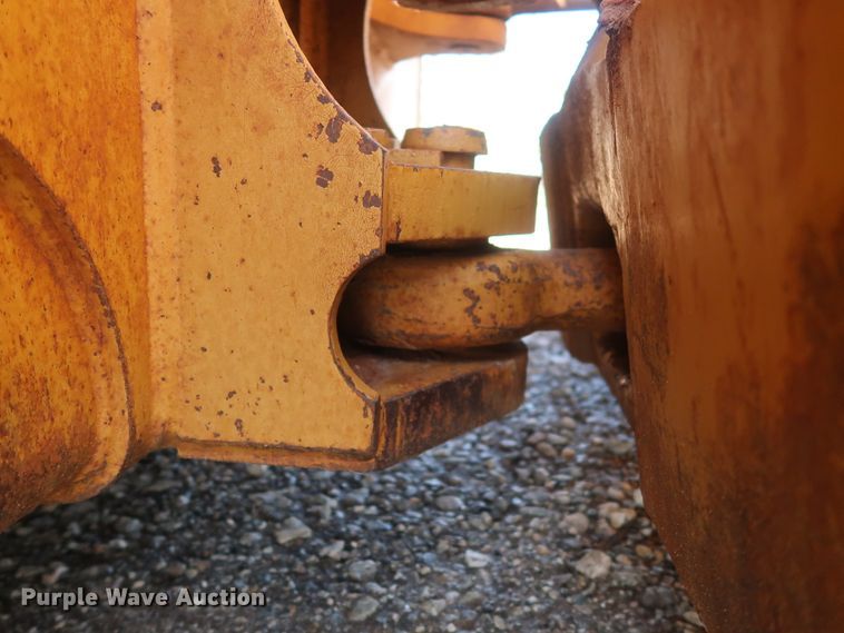 image for item DG7143 2005 Caterpillar D5N XL  crawler pipelayer