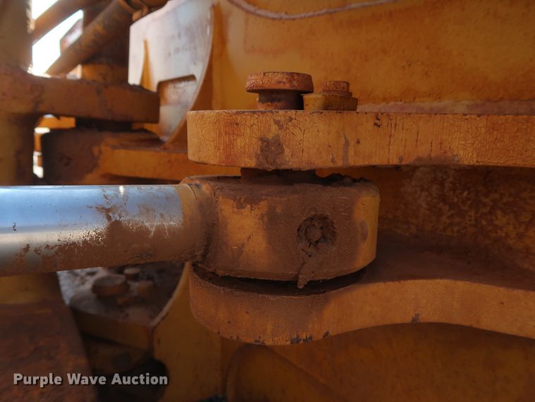 image for item DG7143 2005 Caterpillar D5N XL  crawler pipelayer