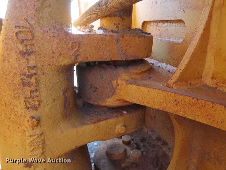 image for item DG7143 2005 Caterpillar D5N XL  crawler pipelayer