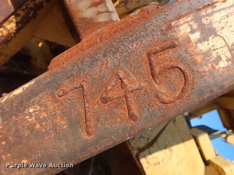 image for item DG7143 2005 Caterpillar D5N XL  crawler pipelayer