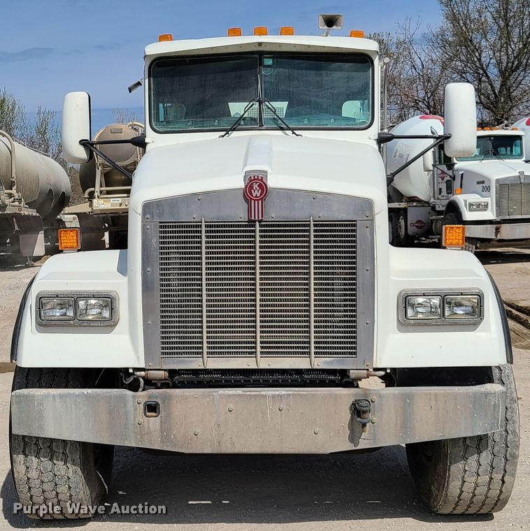 image for item DG7700 2004 Kenworth W900B ready mix truck