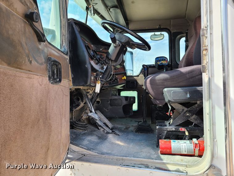 image for item DG7700 2004 Kenworth W900B ready mix truck