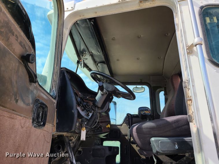 image for item DG7700 2004 Kenworth W900B ready mix truck