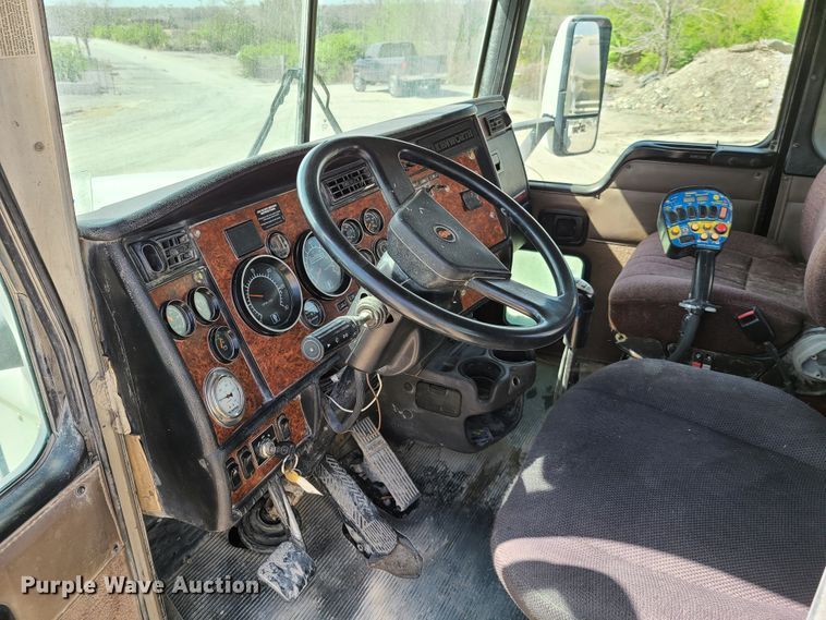 image for item DG7700 2004 Kenworth W900B ready mix truck