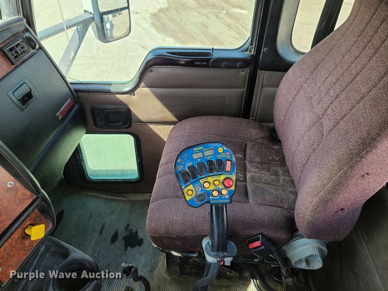 image for item DG7700 2004 Kenworth W900B ready mix truck