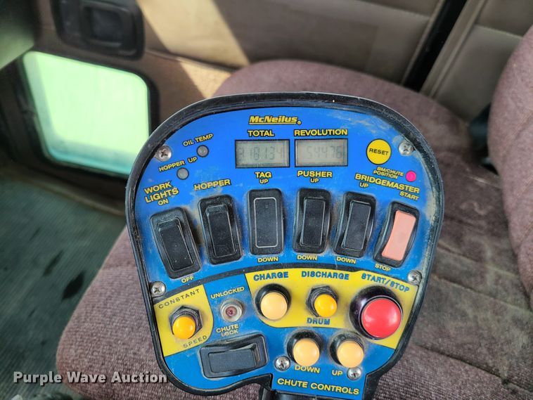 image for item DG7700 2004 Kenworth W900B ready mix truck