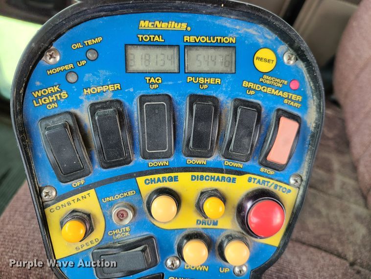 image for item DG7700 2004 Kenworth W900B ready mix truck