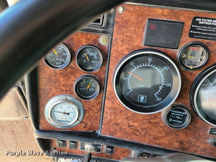 image for item DG7700 2004 Kenworth W900B ready mix truck