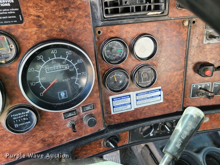 image for item DG7700 2004 Kenworth W900B ready mix truck