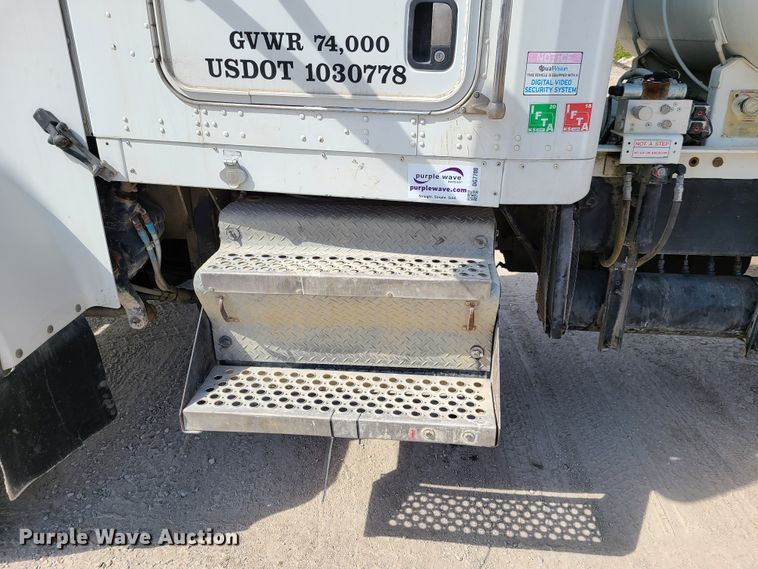 image for item DG7700 2004 Kenworth W900B ready mix truck