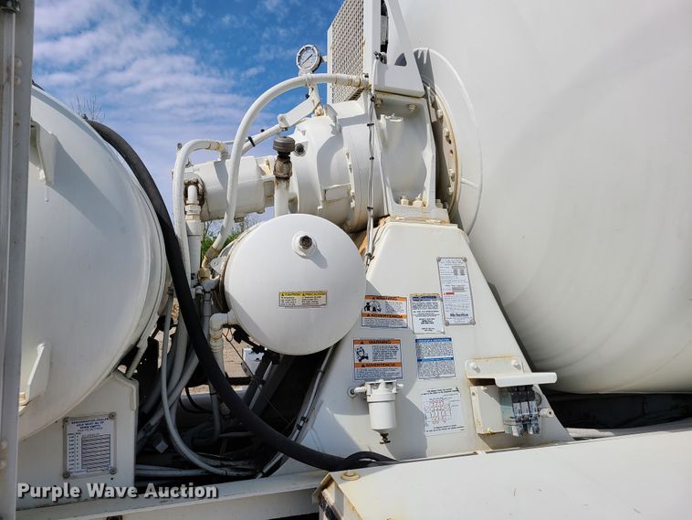 image for item DG7700 2004 Kenworth W900B ready mix truck