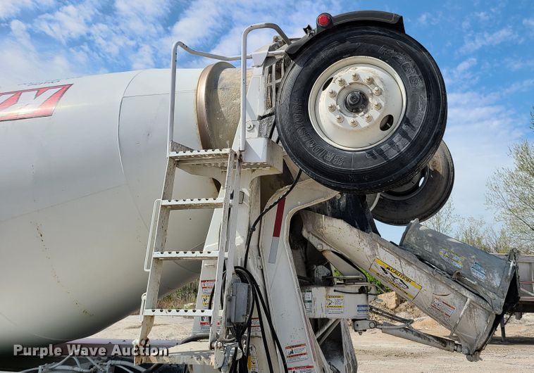 image for item DG7700 2004 Kenworth W900B ready mix truck