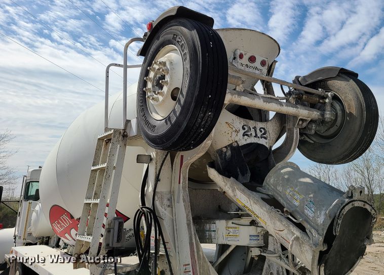 image for item DG7700 2004 Kenworth W900B ready mix truck