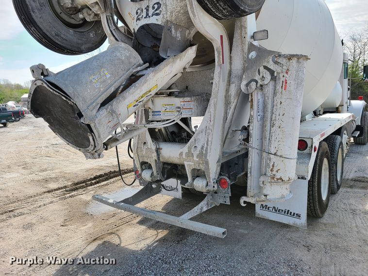 image for item DG7700 2004 Kenworth W900B ready mix truck