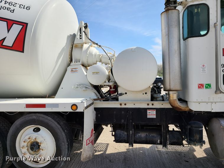 image for item DG7700 2004 Kenworth W900B ready mix truck